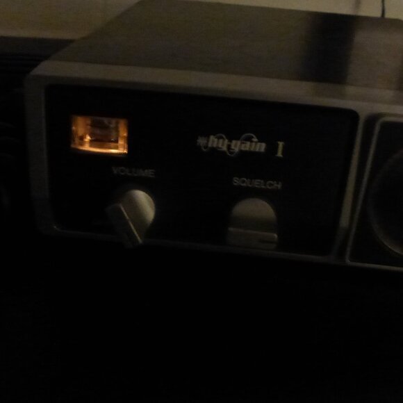 Hy-Gain II CB Radio & Mic 23 & 40 Channel Model 2682 Solid State 2 Way Radio - Picture 15 of 16